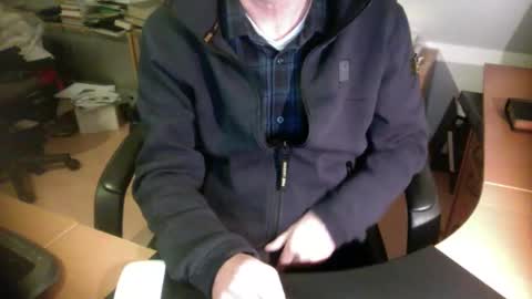 Snapshot of amor2200 chatting on December 16, 2024, 7:43 pm Amor2200 online show from December 16, 2024, 7:43 pm