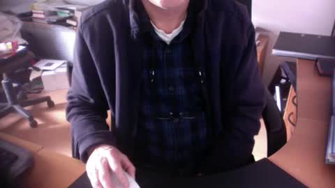 Snapshot of amor2200 chatting on December 23, 2024, 10:53 am Amor2200 online show from December 23, 2024, 10:53 am