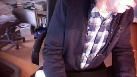 Snapshot of amor2200 chatting on December 28, 2024, 12:45 pm Amor2200 online show from December 28, 2024, 12:45 pm