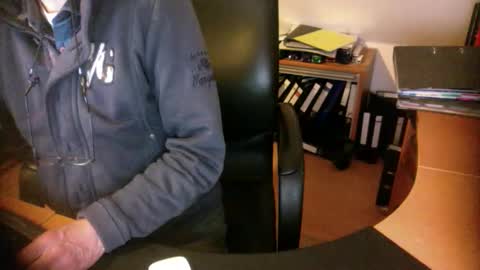 Snapshot of amor2200 chatting on January 16, 2025, 6:48 pm Amor2200 online show from January 16, 2025, 6:48 pm