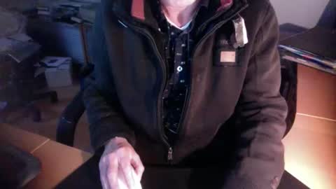 Snapshot of amor2200 chatting on January 22, 2025, 3:40 pm Amor2200 online show from January 22, 2025, 3:40 pm