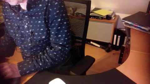 Snapshot of amor2200 chatting on January 24, 2025, 8:32 pm Amor2200 online show from January 24, 2025, 8:32 pm