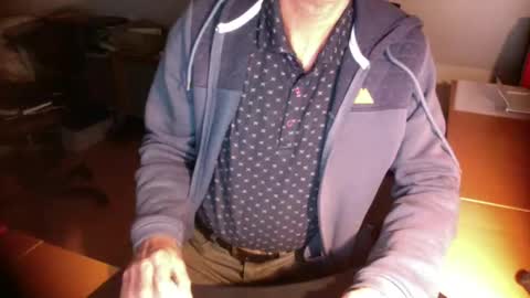 Snapshot of amor2200 chatting on October 5, 2025, 6:28 pm Amor2200 online show from October 5, 2025, 6:28 pm