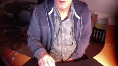 Snapshot of amor2200 chatting on October 8, 2025, 7:06 am Amor2200 online show from October 8, 2025, 7:06 am