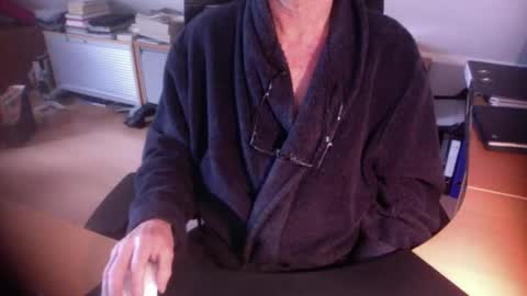 Amor2200 online show from February 8, 2026, 1:03 pm