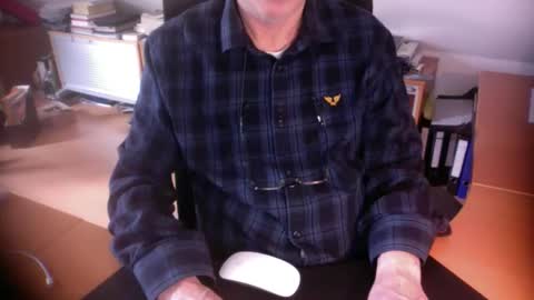 Amor2200 online show from March 25, 2026, 8:20 am