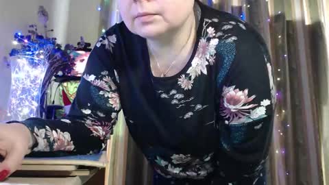 amorelara online show from February 3, 2026, 9:03 am