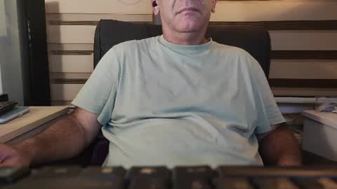 Snapshot of amorlin chatting on August 3, 2026, 11:19 pm AmorLin online show from August 3, 2026, 11:19 pm