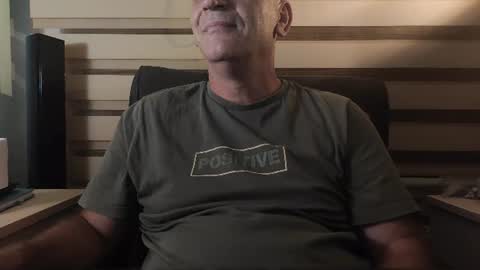 Snapshot of amorlin chatting on August 5, 2026, 8:33 pm AmorLin online show from August 5, 2026, 8:33 pm