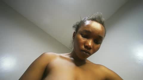 Snapshot of amunetlover chatting on October 31, 2025, 10:49 am shantel online show from October 31, 2025, 10:49 am