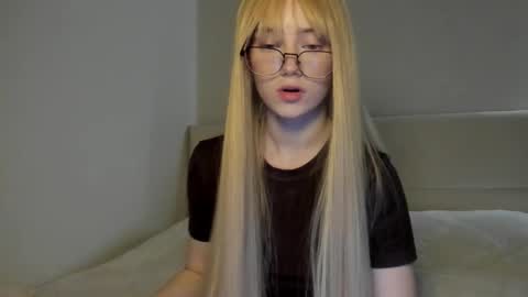 amy1_1 online show from October 13, 2025, 7:47 pm