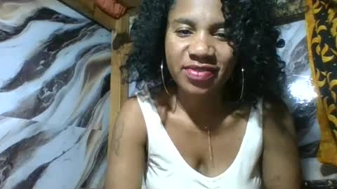 Snapshot of amyatche chatting on June 16, 2026, 4:37 am Amyatche online show from June 16, 2026, 4:37 am