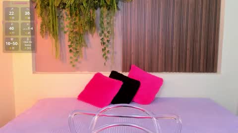 My name is AMY... Nice to meet you  thumb up me please its important online show from September 17, 2025, 4:08 pm