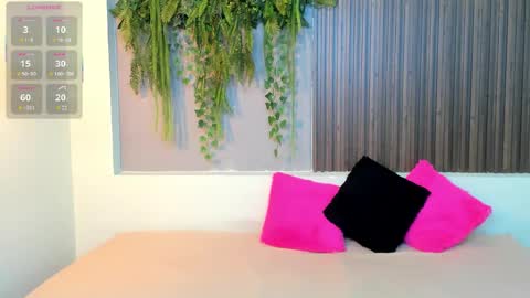 My name is AMY... Nice to meet you  thumb up me please its important online show from September 18, 2025, 4:42 pm