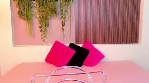 My name is AMY... Nice to meet you  thumb up me please its important online show from October 3, 2025, 4:26 pm