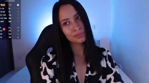 Jenn  online show from December 11, 2024, 3:26 pm