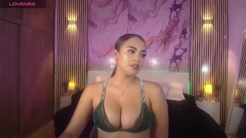 Snapshot of amyjohnsonn chatting on May 1, 2026, 8:08 am amyjohnsonn online show from May 1, 2026, 8:08 am
