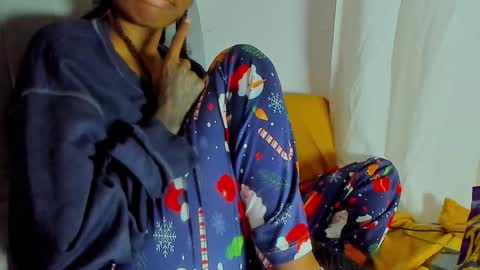 amykto online show from November 26, 2025, 7:04 pm