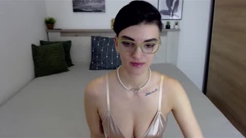 Snapshot of amylexy chatting on December 7, 2024, 8:00 am Hi there guys  My pleasure in your hands  pvt is open online show from December 7, 2024, 8:00 am