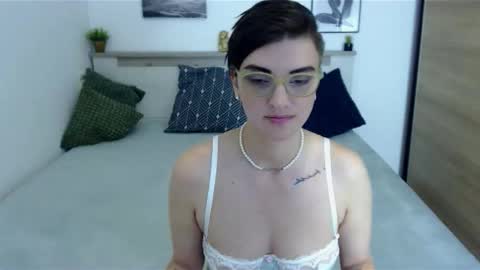 Snapshot of amylexy chatting on September 29, 2025, 4:01 pm Hi there guys  My pleasure in your hands  pvt is open online show from September 29, 2025, 4:01 pm