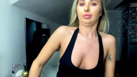 amyroberta92 online show from March 29, 2026, 6:46 am