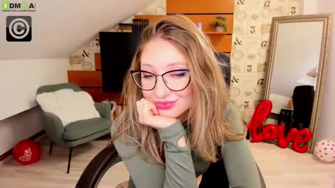 AmyRossie online show from February 20, 2025, 2:46 pm