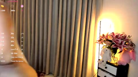 amyvilvet online show from April 10, 2026, 9:52 pm