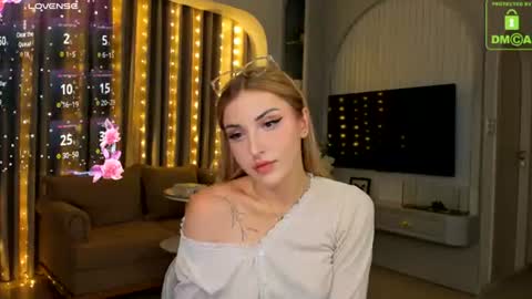 Snapshot of amyvilvet chatting on July 1, 2026, 9:03 pm amyvilvet online show from July 1, 2026, 9:03 pm
