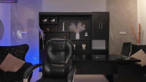 AMY WALKER online show from March 10, 2025, 10:04 am