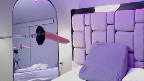 amywhitte_ online show from December 18, 2025, 6:58 pm