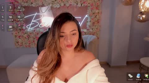 Snapshot of amywoods chatting on December 24, 2024, 3:05 am    online show from December 24, 2024, 3:05 am