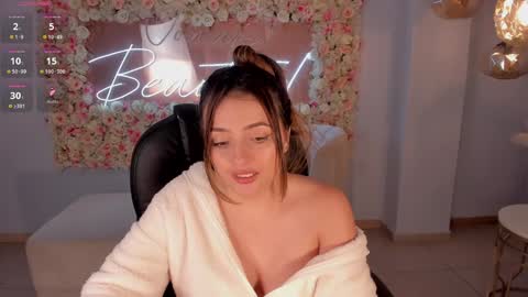 Snapshot of amywoods chatting on December 24, 2024, 6:11 am    online show from December 24, 2024, 6:11 am