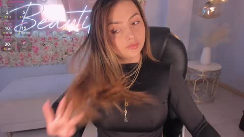 Snapshot of amywoods chatting on December 28, 2024, 1:18 am    online show from December 28, 2024, 1:18 am