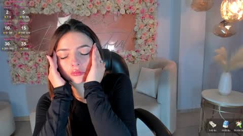 Snapshot of amywoods chatting on January 15, 2025, 2:17 am    online show from January 15, 2025, 2:17 am