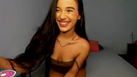Snapshot of amyy_28 chatting on July 19, 2026, 11:52 pm Amyy online show from July 19, 2026, 11:52 pm