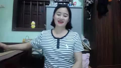 an_naughty online show from May 17, 2026, 8:01 am