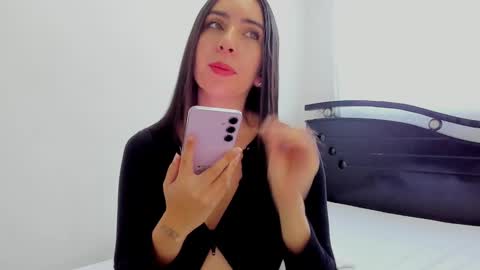 Snapshot of ana_castilo chatting on January 7, 2025, 11:48 am Ana IG an castillo 1 online show from January 7, 2025, 11:48 am
