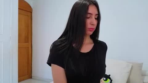 Snapshot of ana_castilo chatting on January 19, 2026, 11:58 am Ana IG an castillo 1 online show from January 19, 2026, 11:58 am