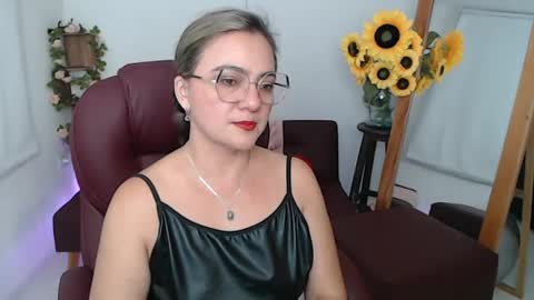 Snapshot of ana_hotmilf chatting on June 6, 2026, 11:31 pm Ana online show from June 6, 2026, 11:31 pm