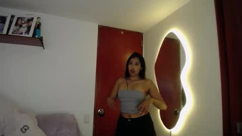 Snapshot of ana_m_ chatting on November 1, 2025, 2:35 am Ana online show from November 1, 2025, 2:35 am