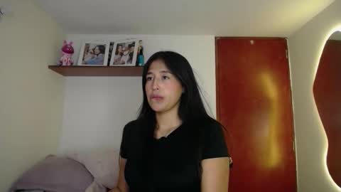 Snapshot of ana_m_ chatting on November 2, 2025, 2:58 am Ana online show from November 2, 2025, 2:58 am