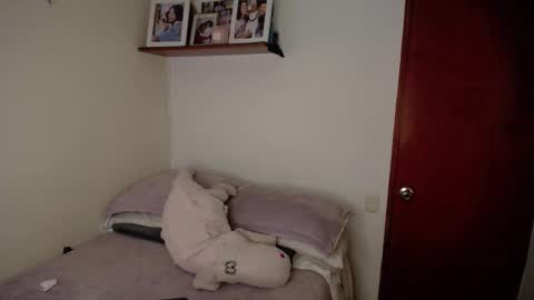 Snapshot of ana_m_ chatting on November 24, 2025, 9:31 am Ana online show from November 24, 2025, 9:31 am