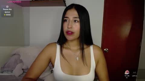 Snapshot of ana_m_ chatting on November 26, 2025, 9:32 am Ana online show from November 26, 2025, 9:32 am