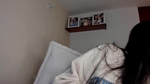 Snapshot of ana_m_ chatting on January 6, 2026, 5:33 am Ana online show from January 6, 2026, 5:33 am