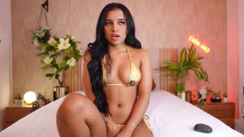 Ana  online show from September 14, 2025, 5:39 am