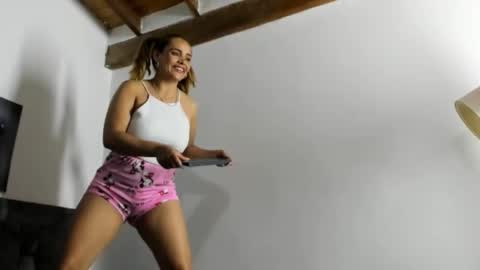 Ana online show from February 3, 2026, 2:53 am