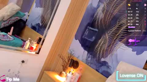 anabacker01 online show from October 13, 2025, 7:47 pm