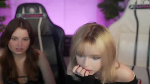 Snapshot of anabel054 chatting on June 1, 2026, 7:04 pm Anabel Kira Zlata Kira Elice Lana Dominika Sofy Kaila Bridget online show from June 1, 2026, 7:04 pm