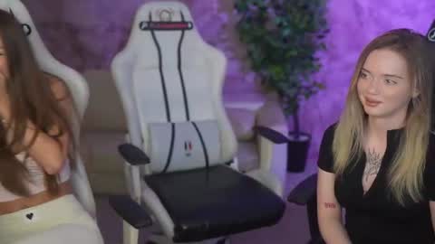 Snapshot of anabel054 chatting on June 18, 2026, 9:14 am Anabel Kira Zlata Kira Elice Lana Dominika Sofy Kaila Bridget online show from June 18, 2026, 9:14 am