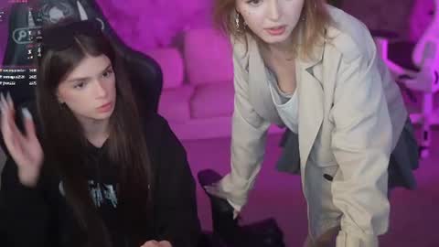 Snapshot of anabel054 chatting on June 18, 2026, 9:19 pm Anabel Kira Zlata Kira Elice Lana Dominika Sofy Kaila Bridget online show from June 18, 2026, 9:19 pm
